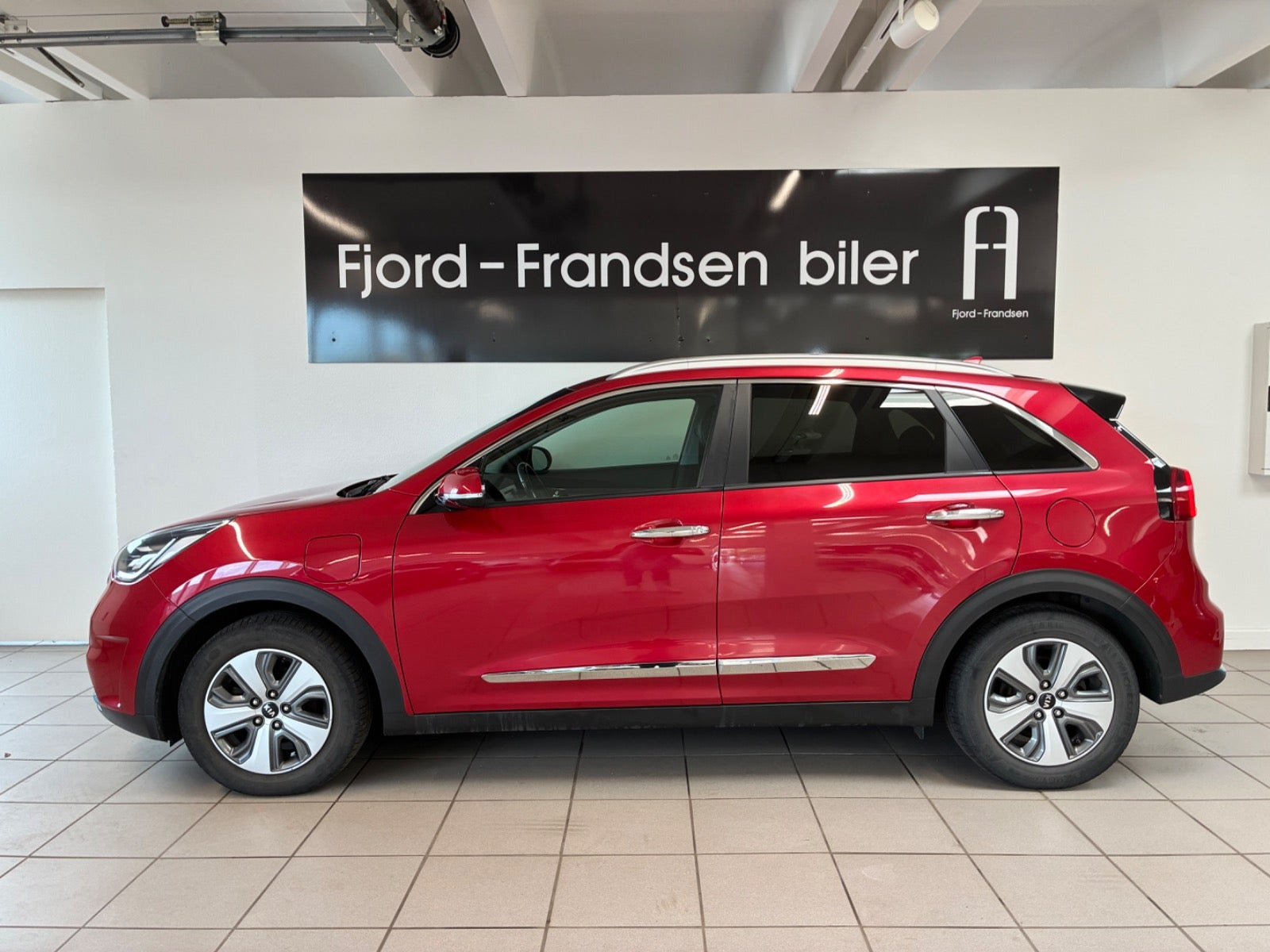 Rød Kia Niro fra 2019