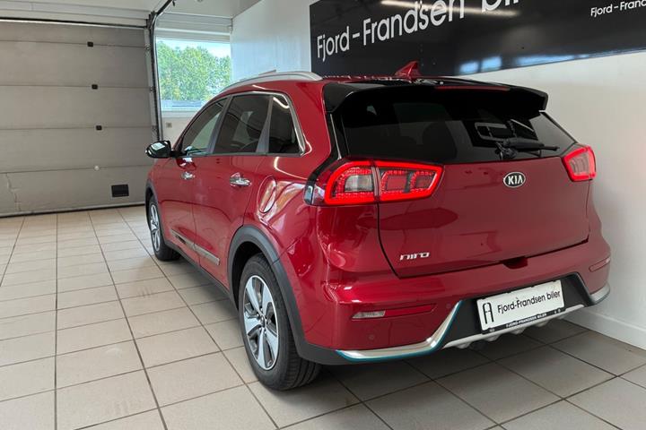Rød Kia Niro fra 2019