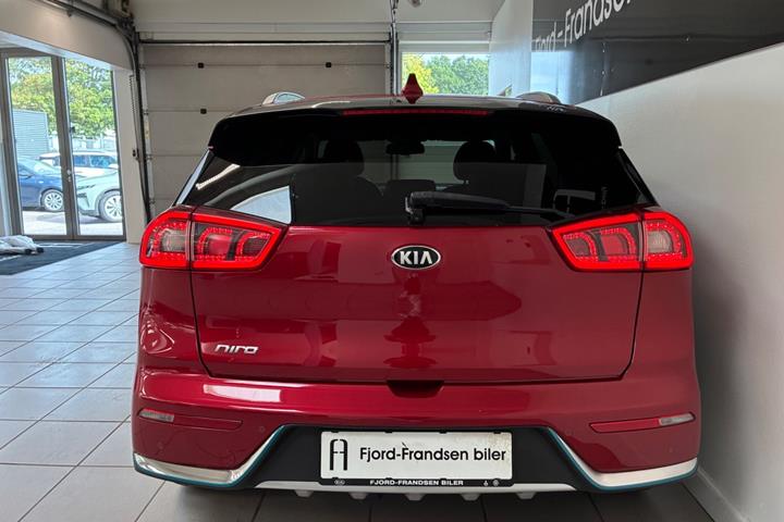 Rød Kia Niro fra 2019