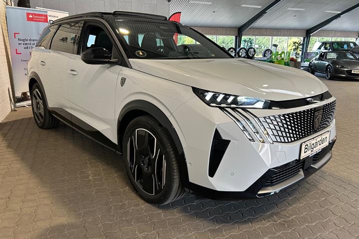 Hvid Peugeot e-5008 fra 2024