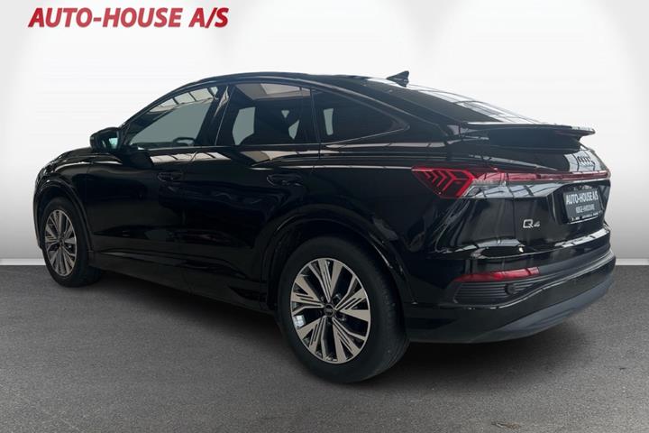 Sort Audi Q4 e-tron fra 2024