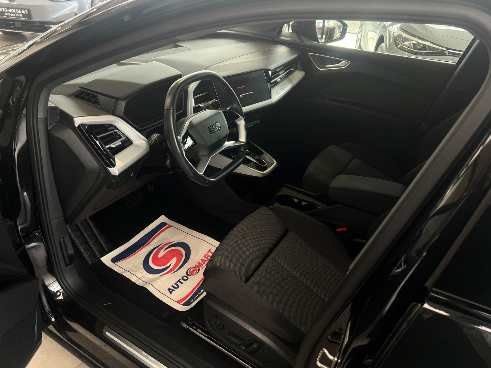 Sort Audi Q4 e-tron fra 2024