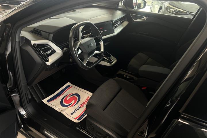 Sort Audi Q4 e-tron fra 2024