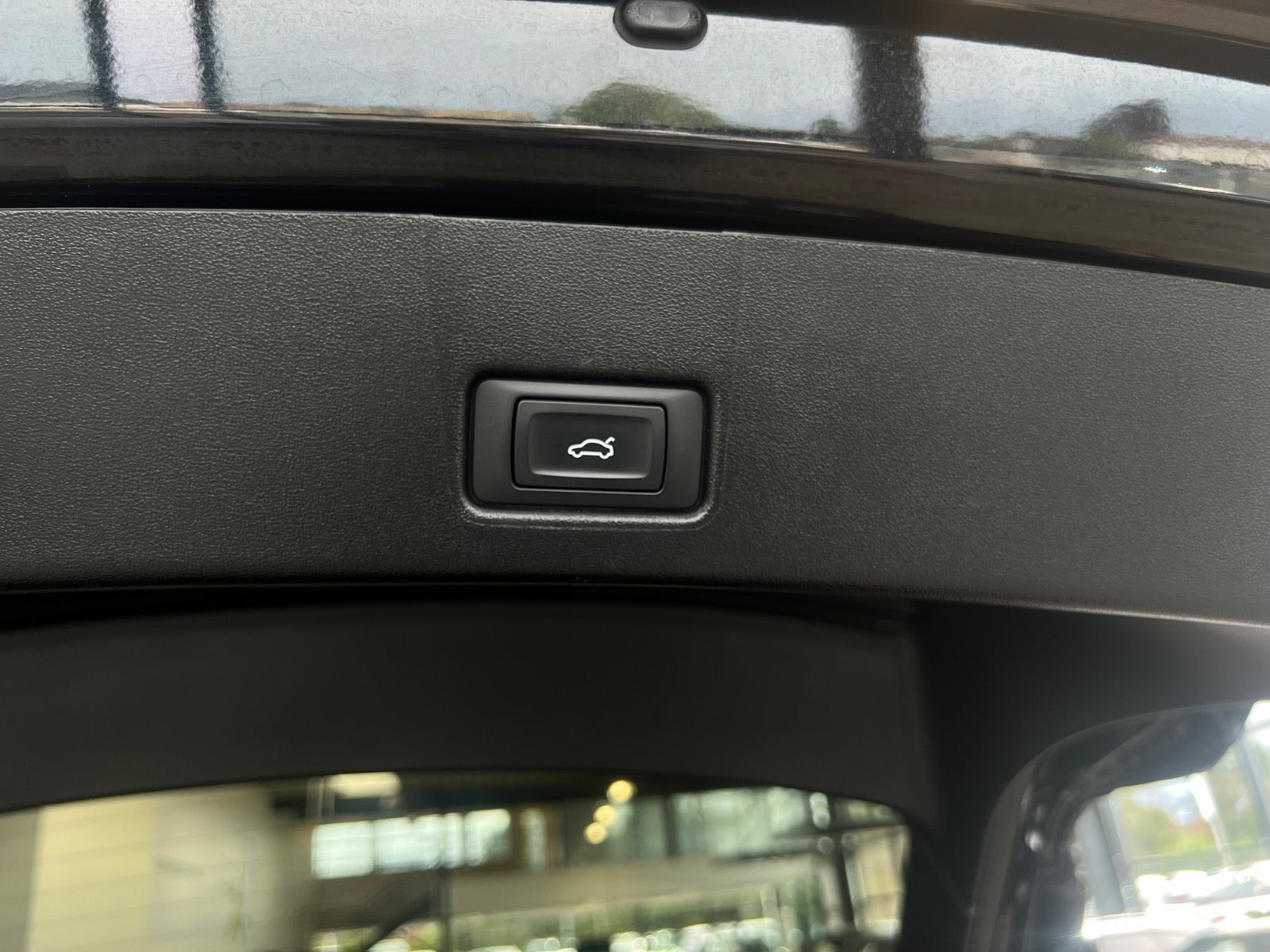 Sort Audi Q4 e-tron fra 2024