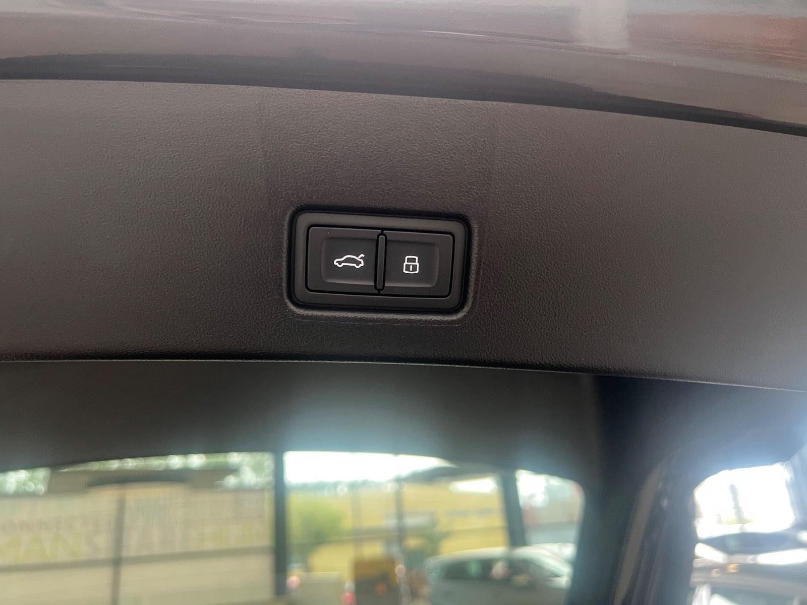 Sort Audi Q4 e-tron fra 2024