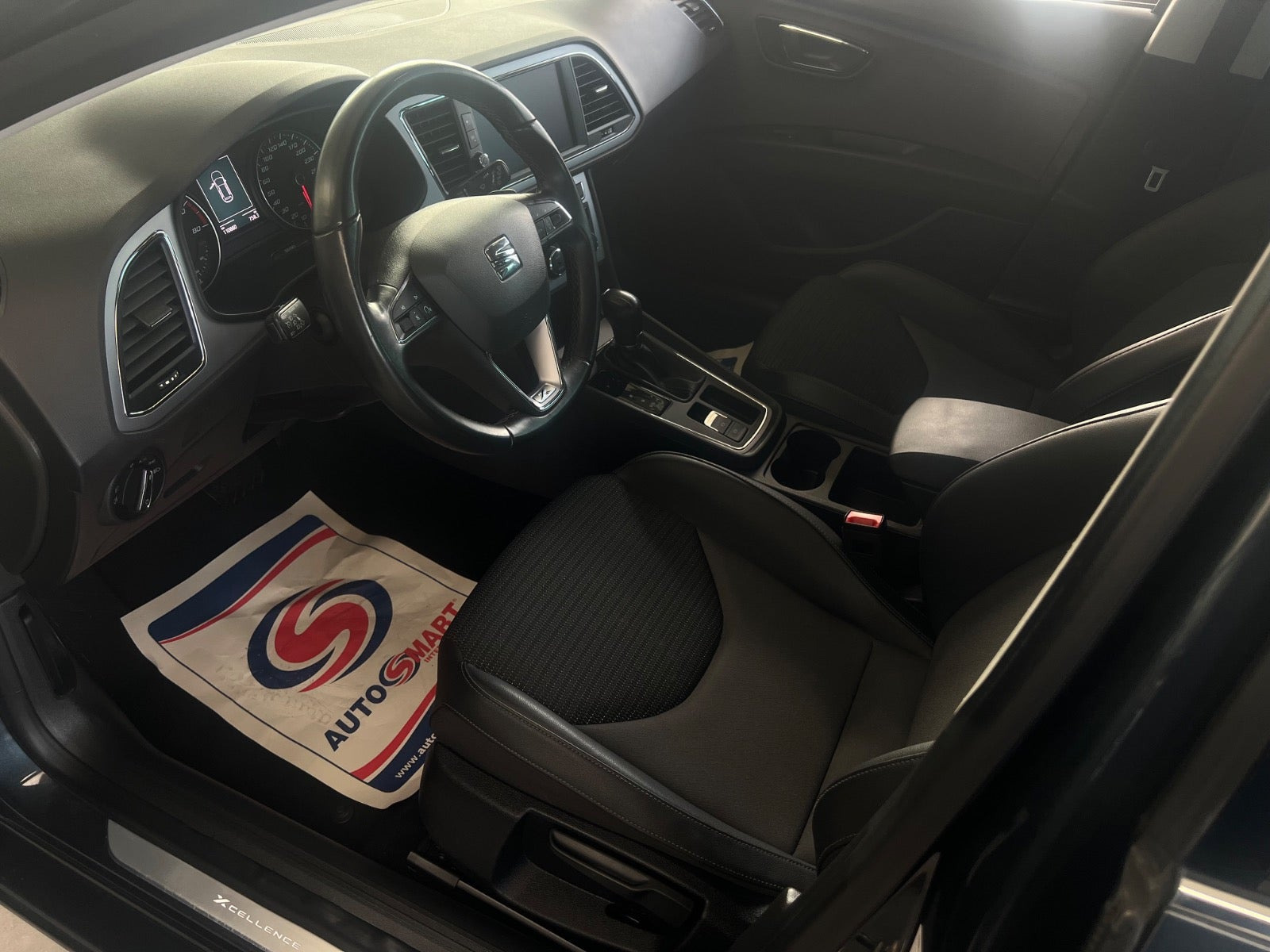 Grå Seat Leon fra 2019