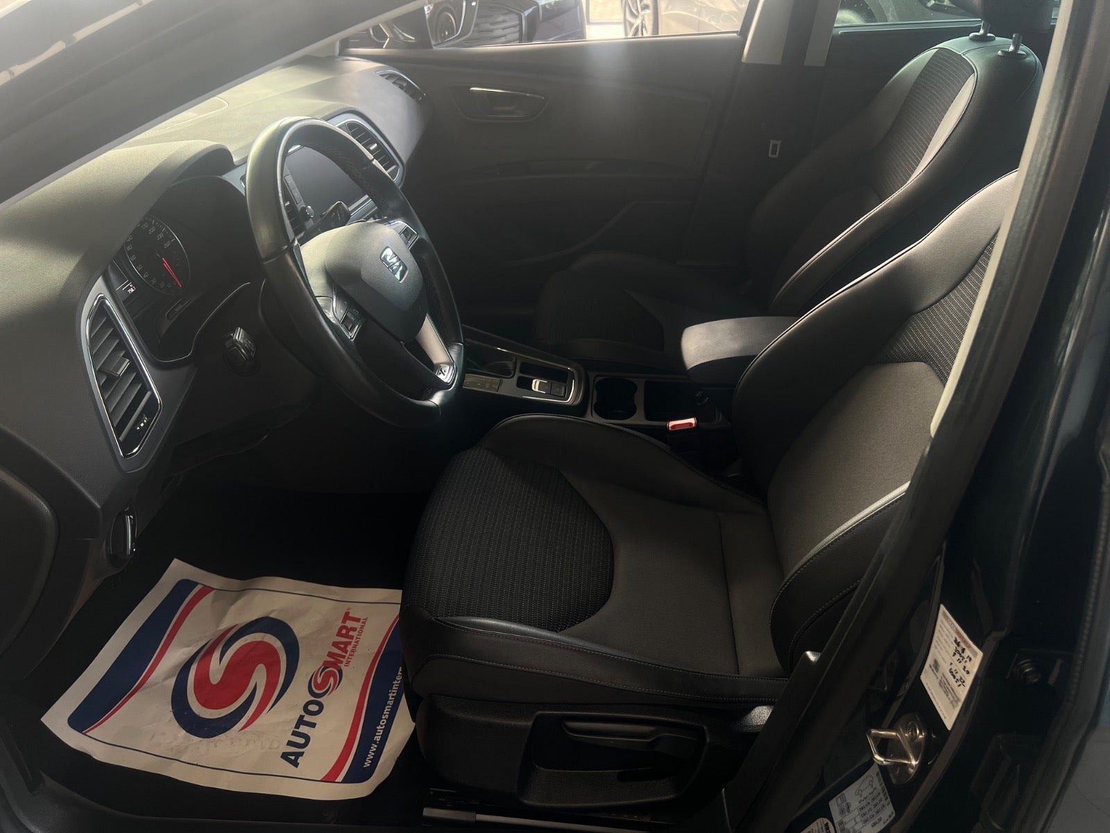 Grå Seat Leon fra 2019