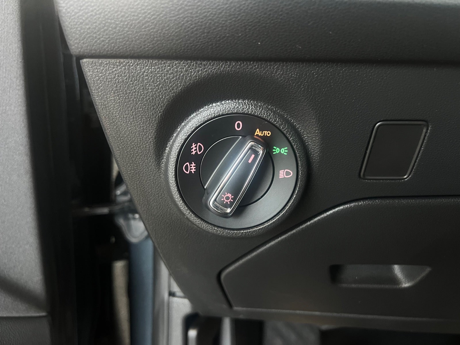 Grå Seat Leon fra 2019