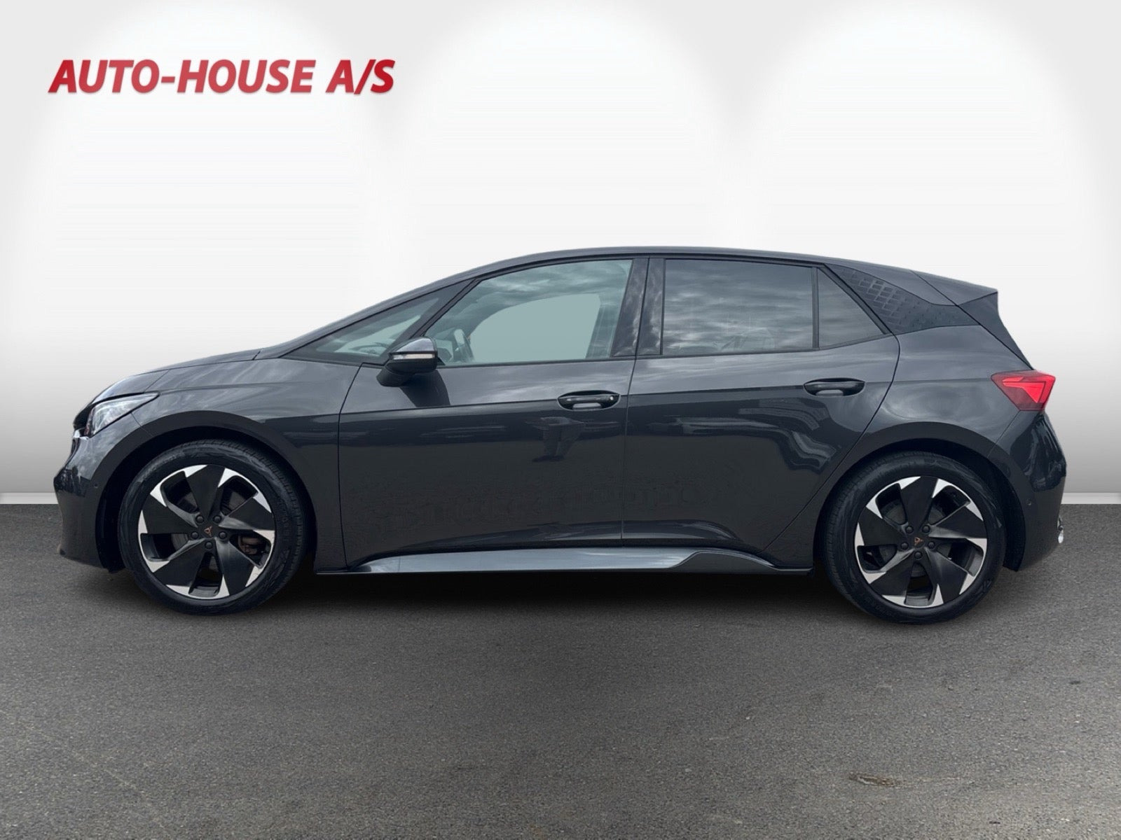 Grå Cupra Born fra 2023