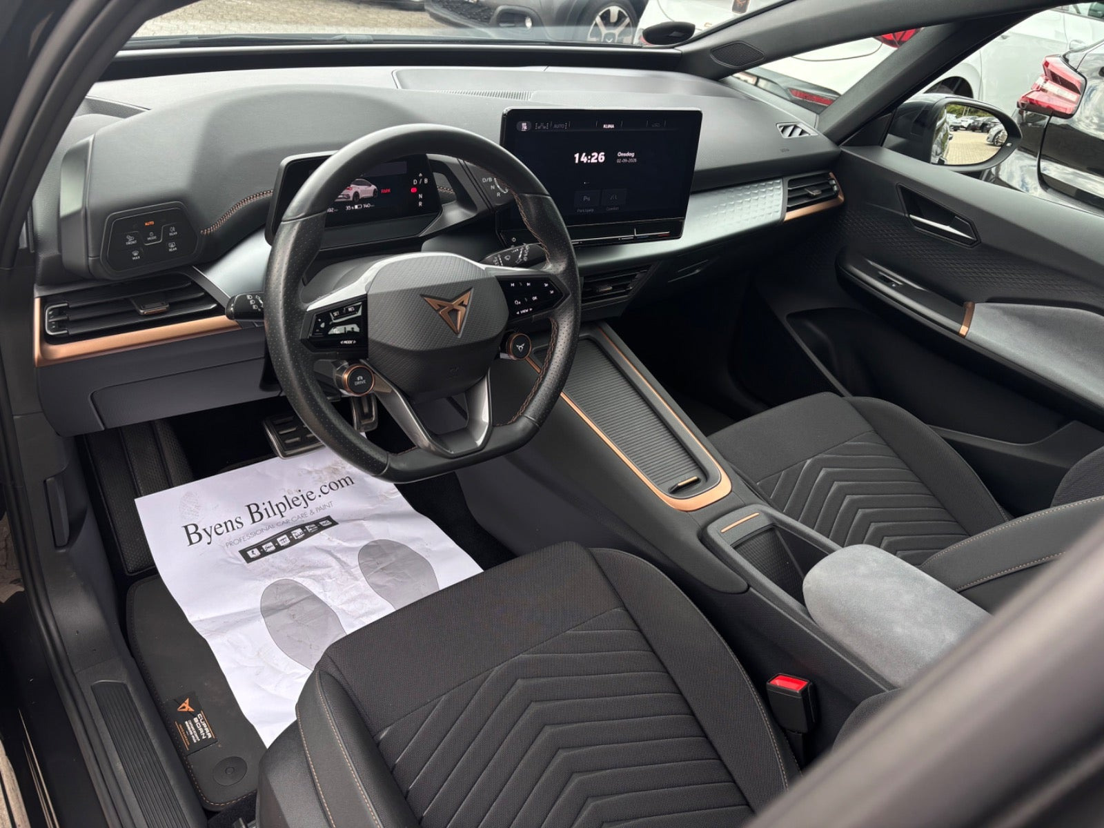 Grå Cupra Born fra 2023