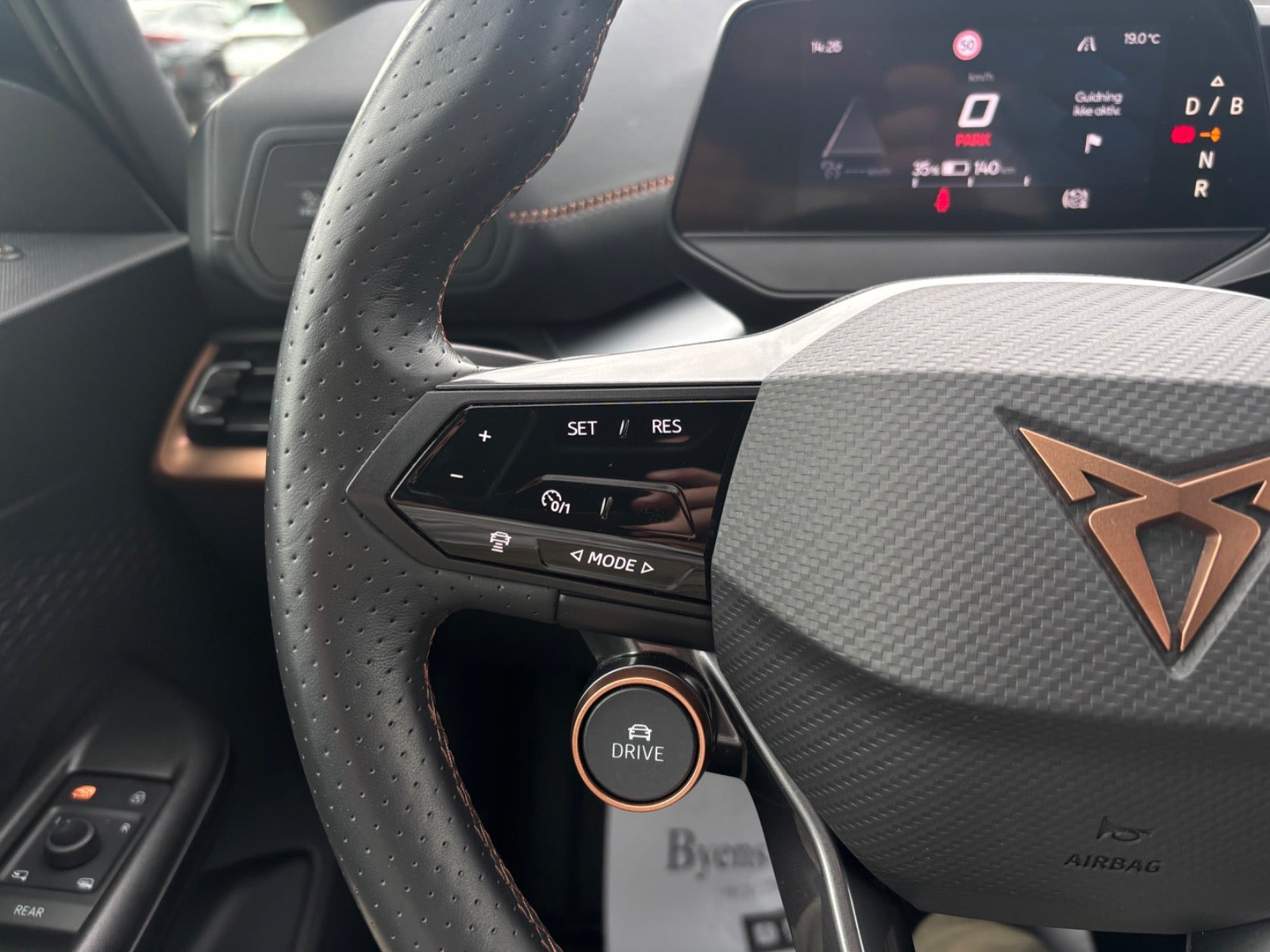 Grå Cupra Born fra 2023