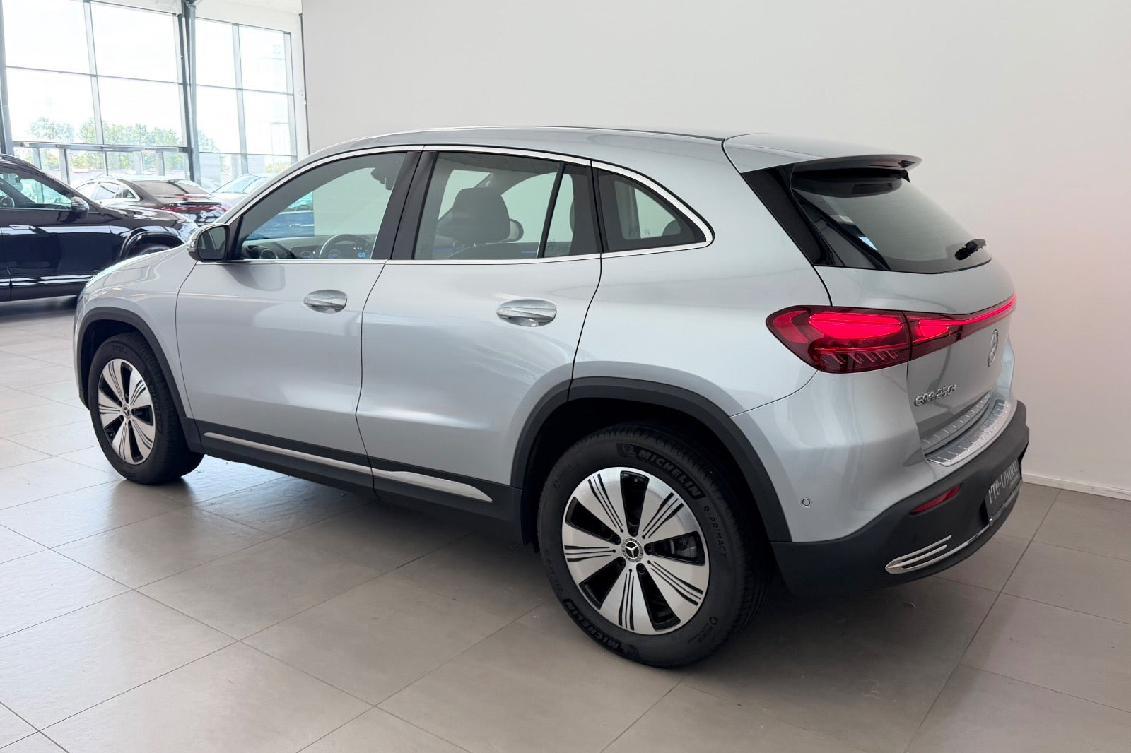 Sølv Mercedes EQA250+ fra 2026
