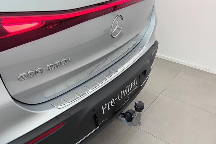 Sølv Mercedes EQA250+ fra 2026