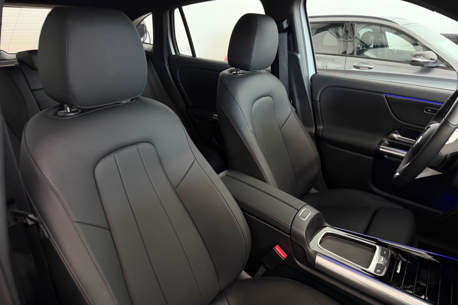 Sølv Mercedes EQA250+ fra 2026