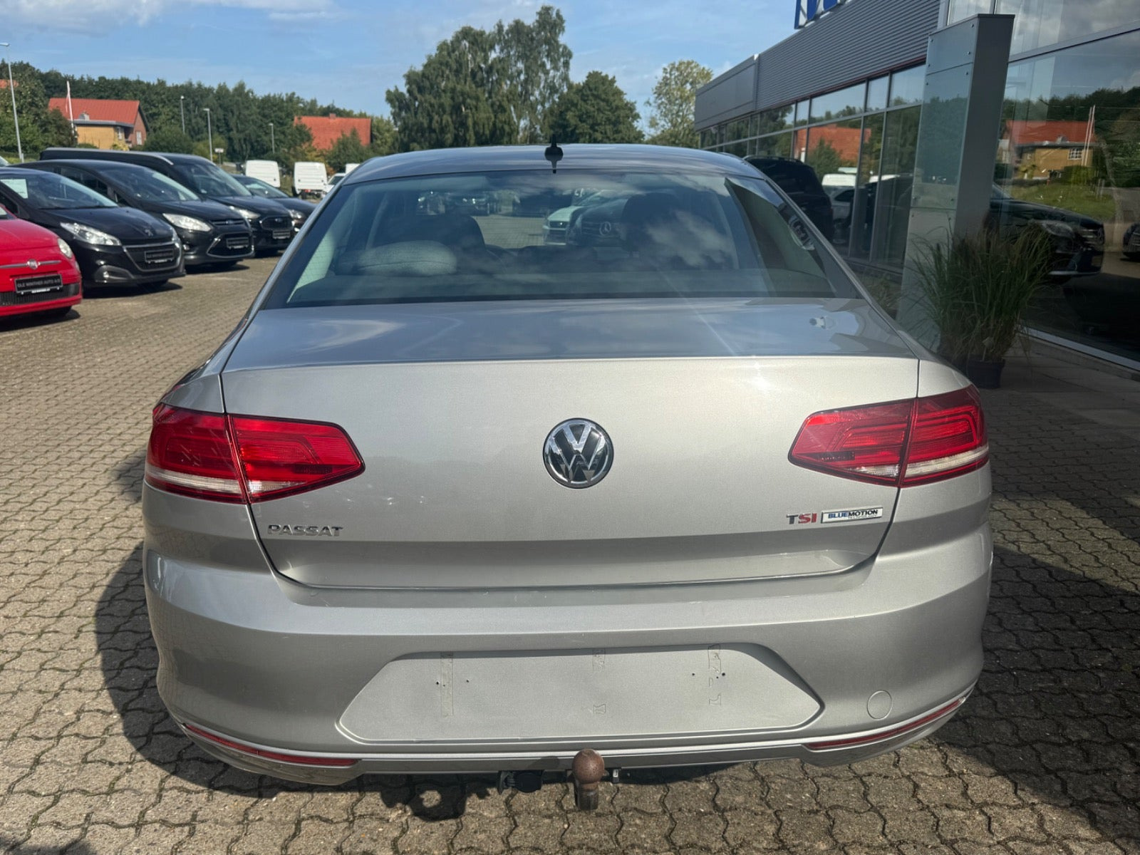 Sølv VW Passat fra 2016
