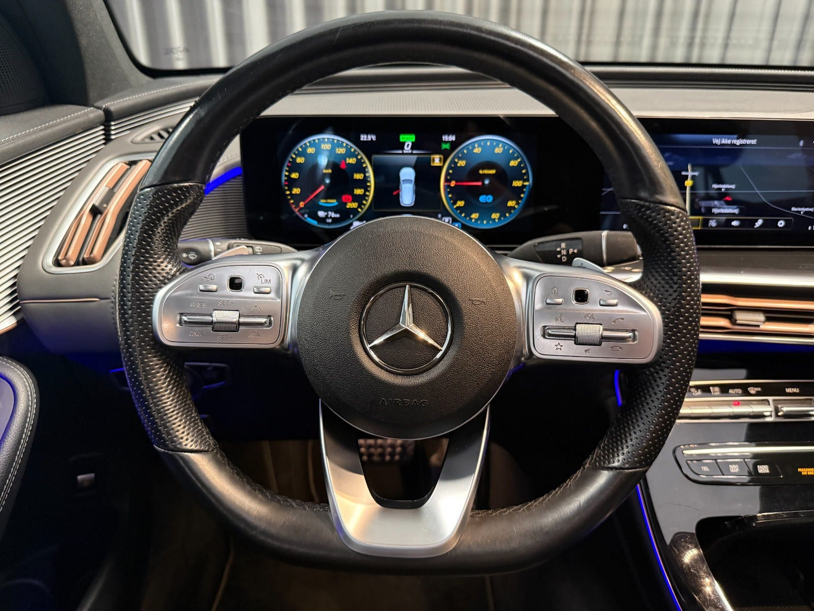Hvid Mercedes EQC400 fra 2021