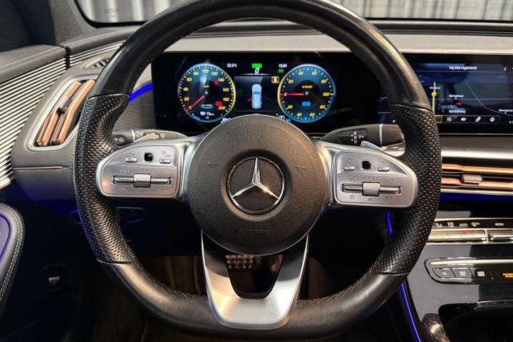Hvid Mercedes EQC400 fra 2021