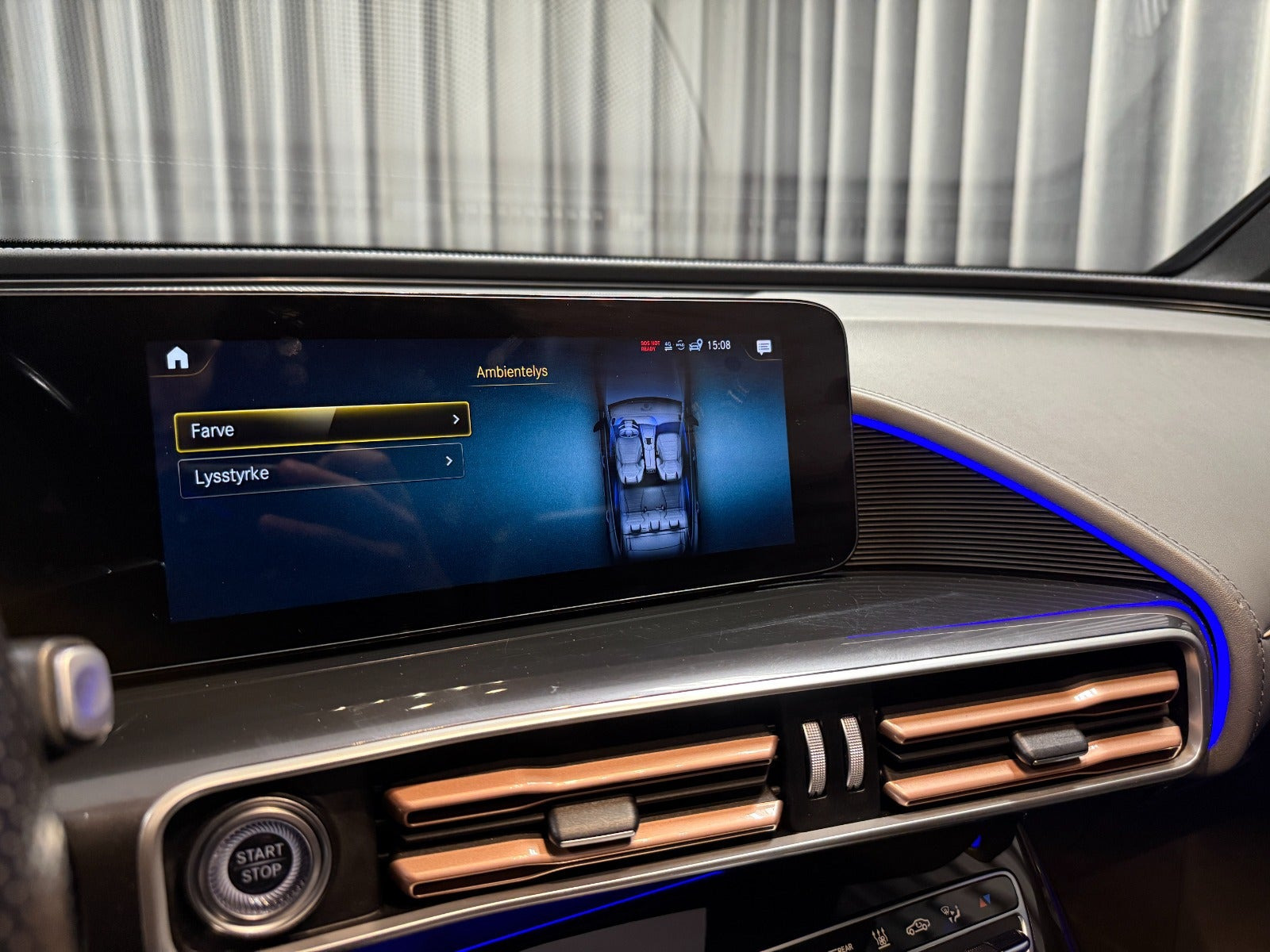Hvid Mercedes EQC400 fra 2021