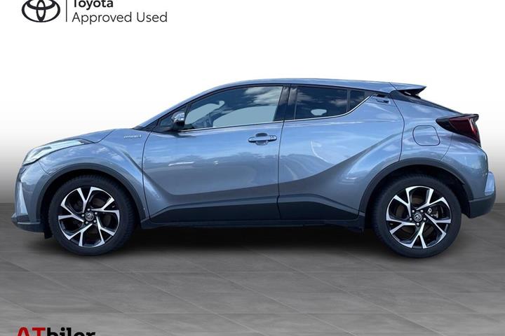 Grå Toyota C-HR fra 2022