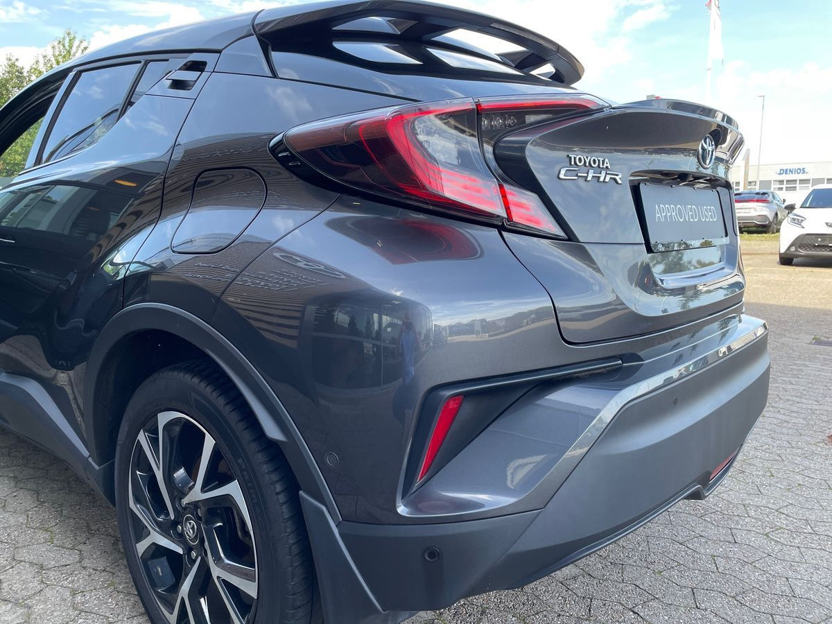 Sort Toyota C-HR fra 2019