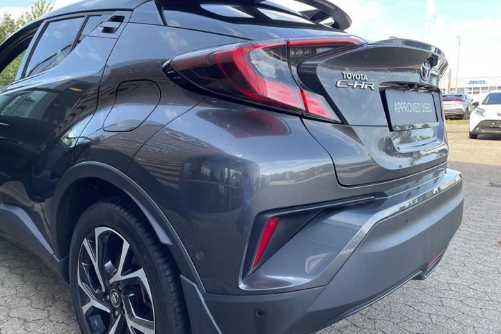 Sort Toyota C-HR fra 2019