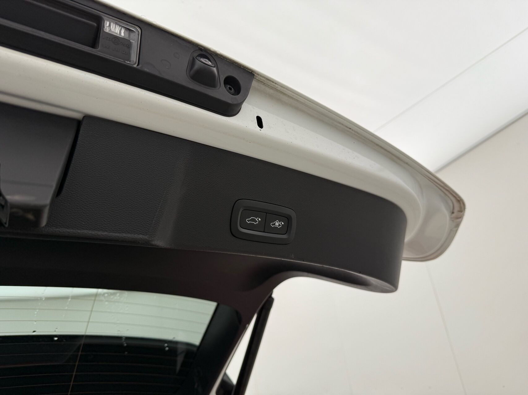 Hvid Volvo XC40 fra 2023