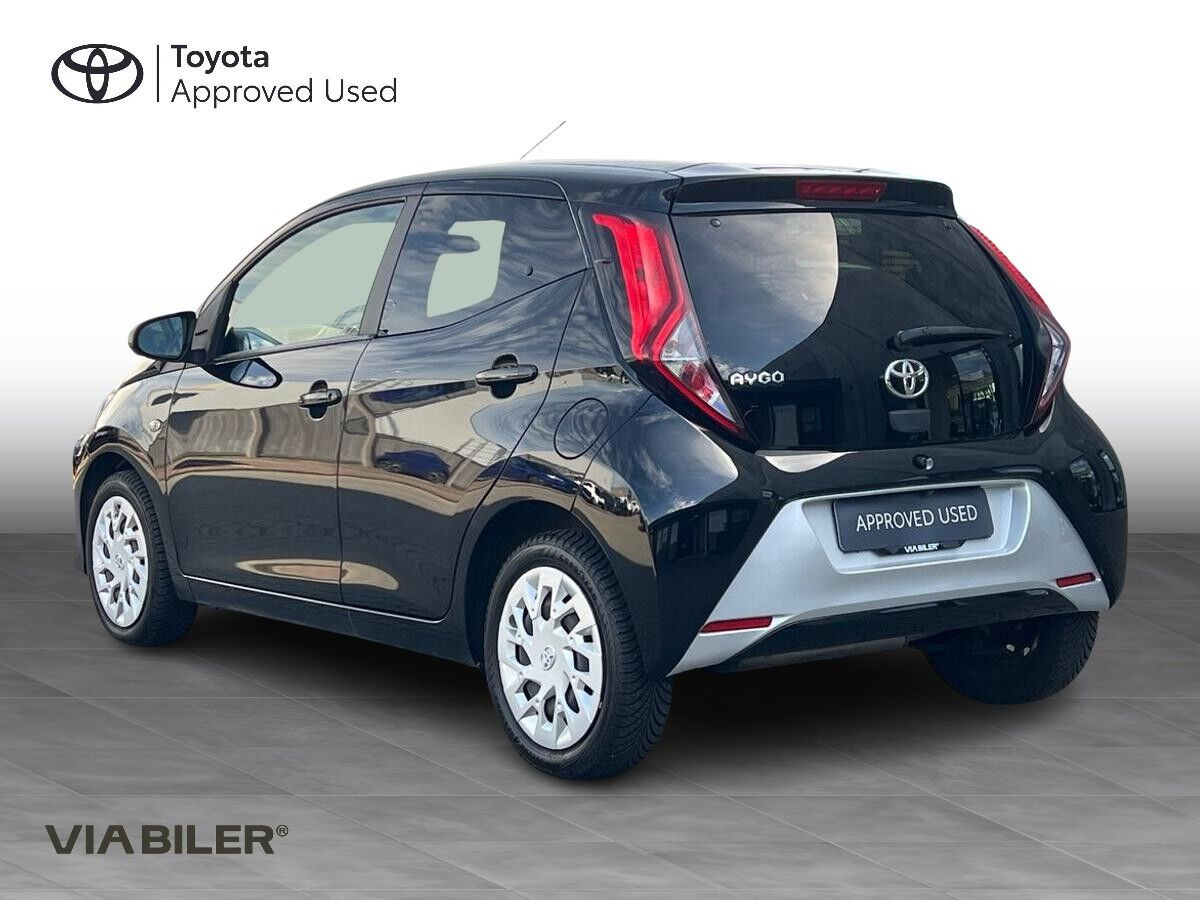 Sort Toyota Aygo fra 2020