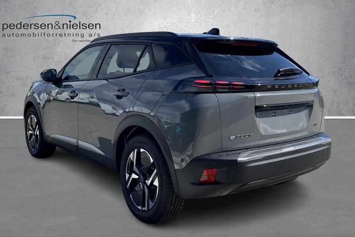 Grå Peugeot e-2008 fra 2026
