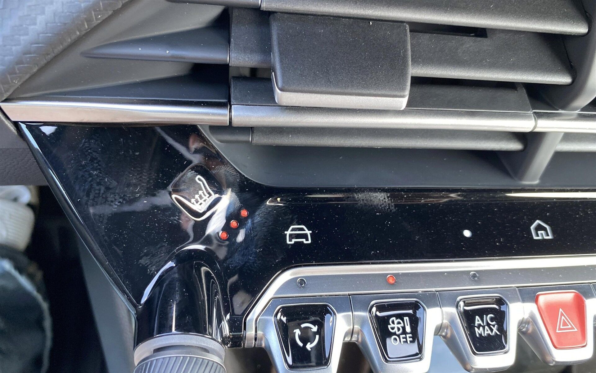 Grå Peugeot e-2008 fra 2026