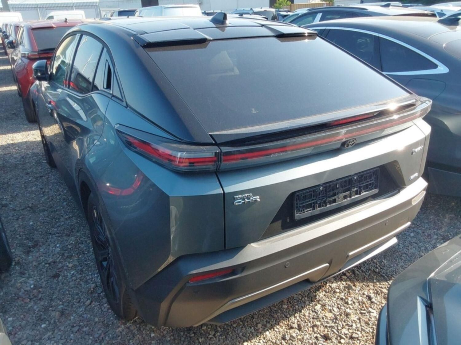 Sort Toyota C-HR+ fra 2026