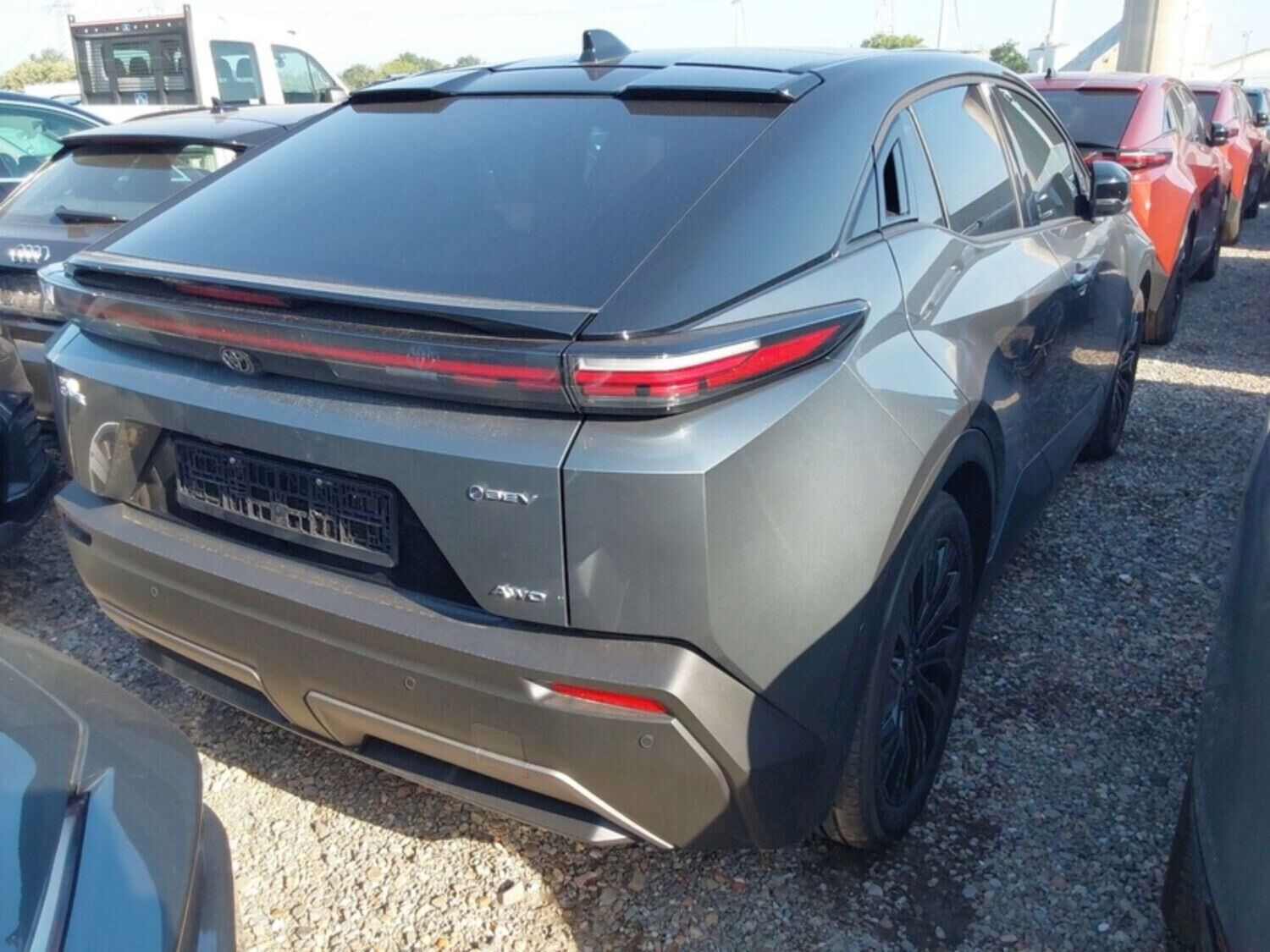 Sort Toyota C-HR+ fra 2026