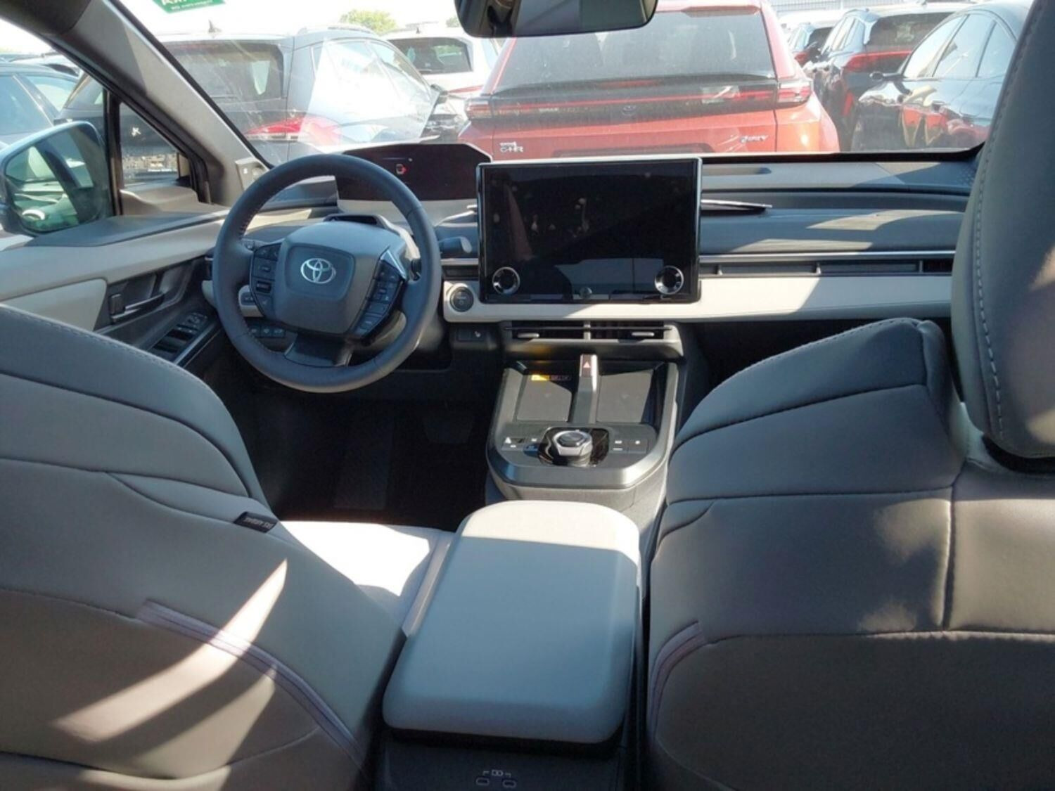 Sort Toyota C-HR+ fra 2026
