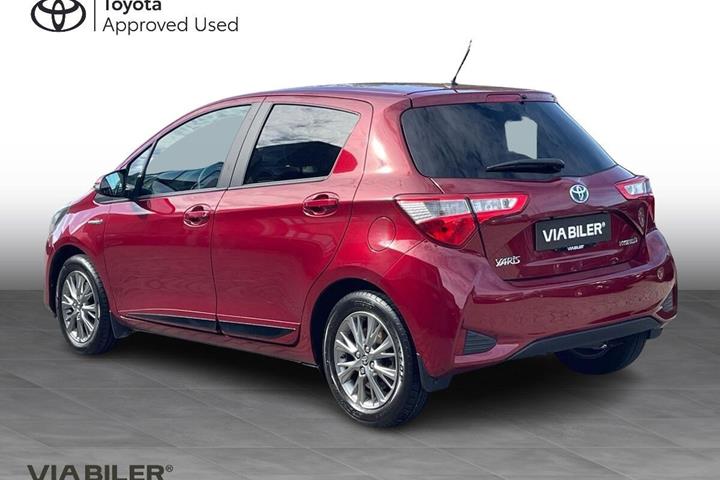 Rød Toyota Yaris fra 2017