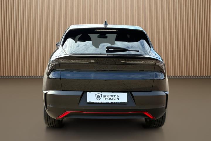 Sort Alfa Romeo Junior fra 2025