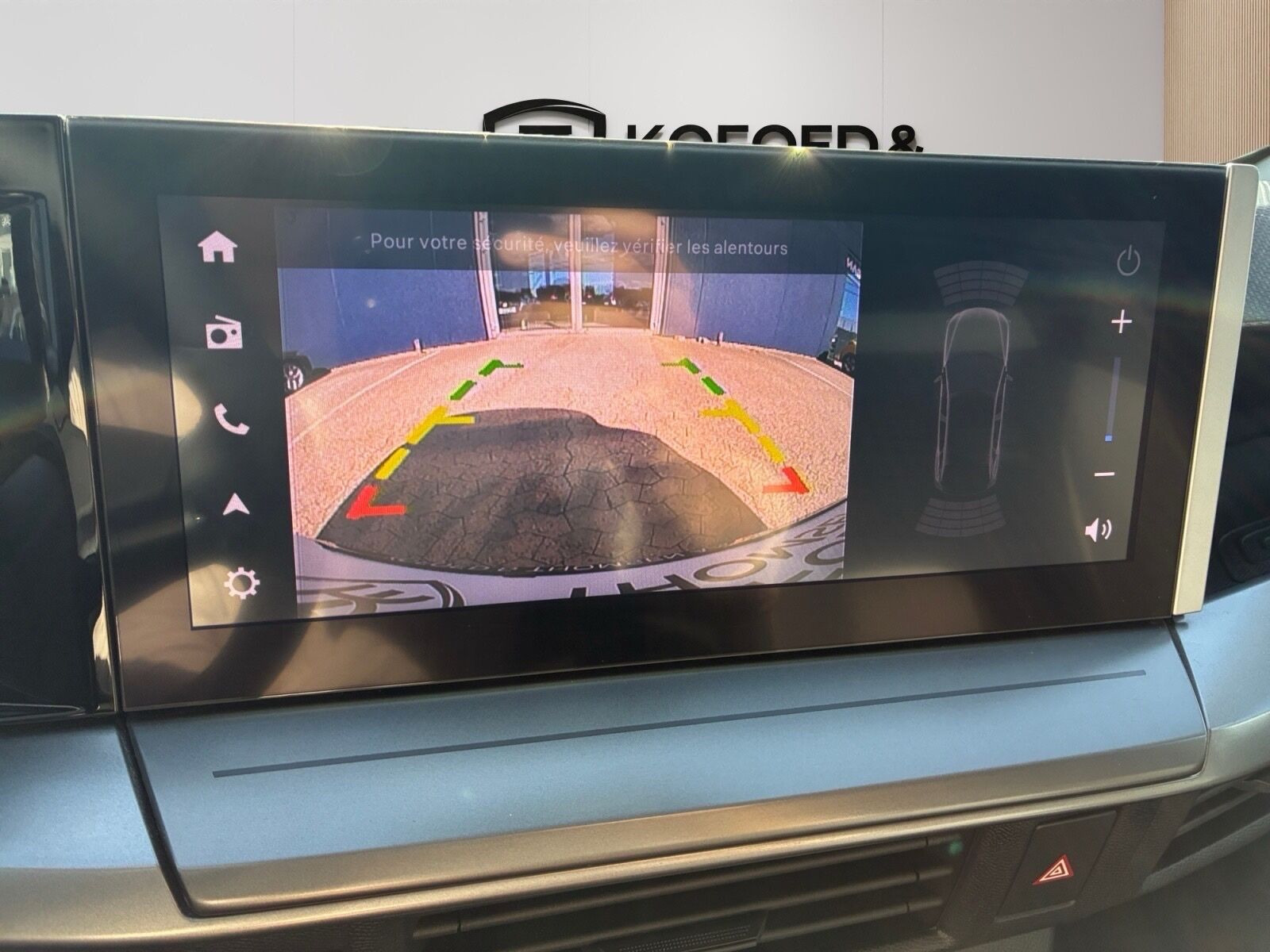 Blå Opel Frontera fra 2025