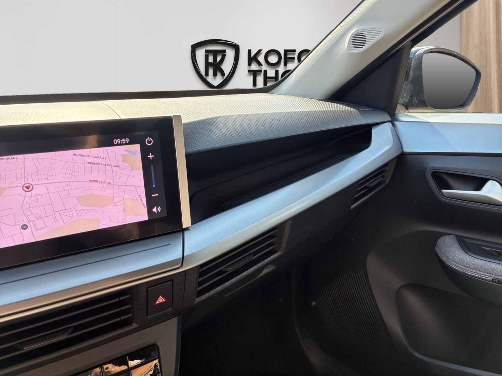 Blå Opel Frontera fra 2025