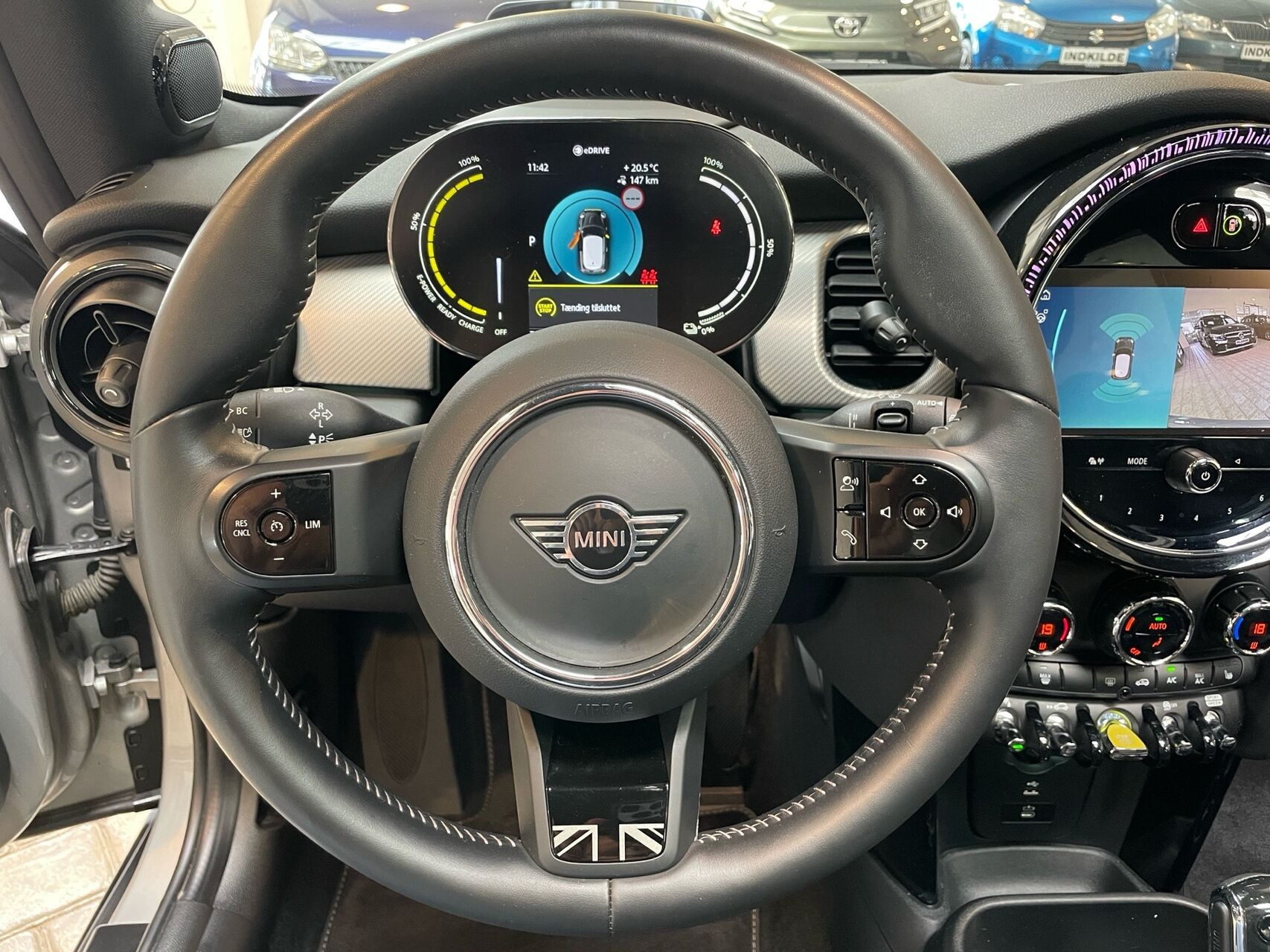 Sølv Mini Cooper fra 2023