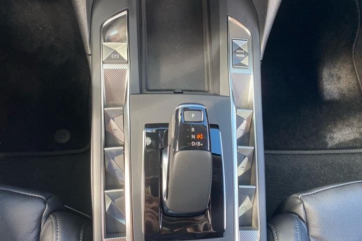 Rød DS DS 3 CrossBack fra 2025