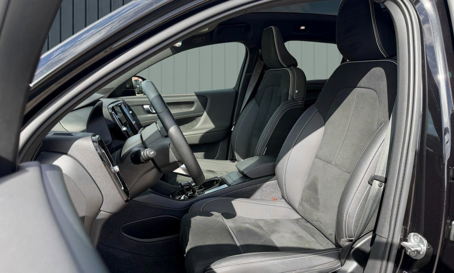 Sort Volvo C40 fra 2024