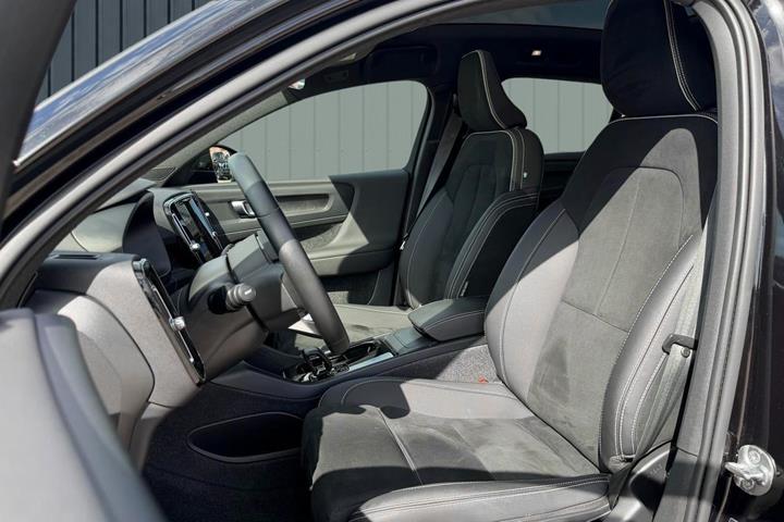 Sort Volvo C40 fra 2024
