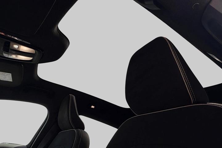 Sort Volvo C40 fra 2024