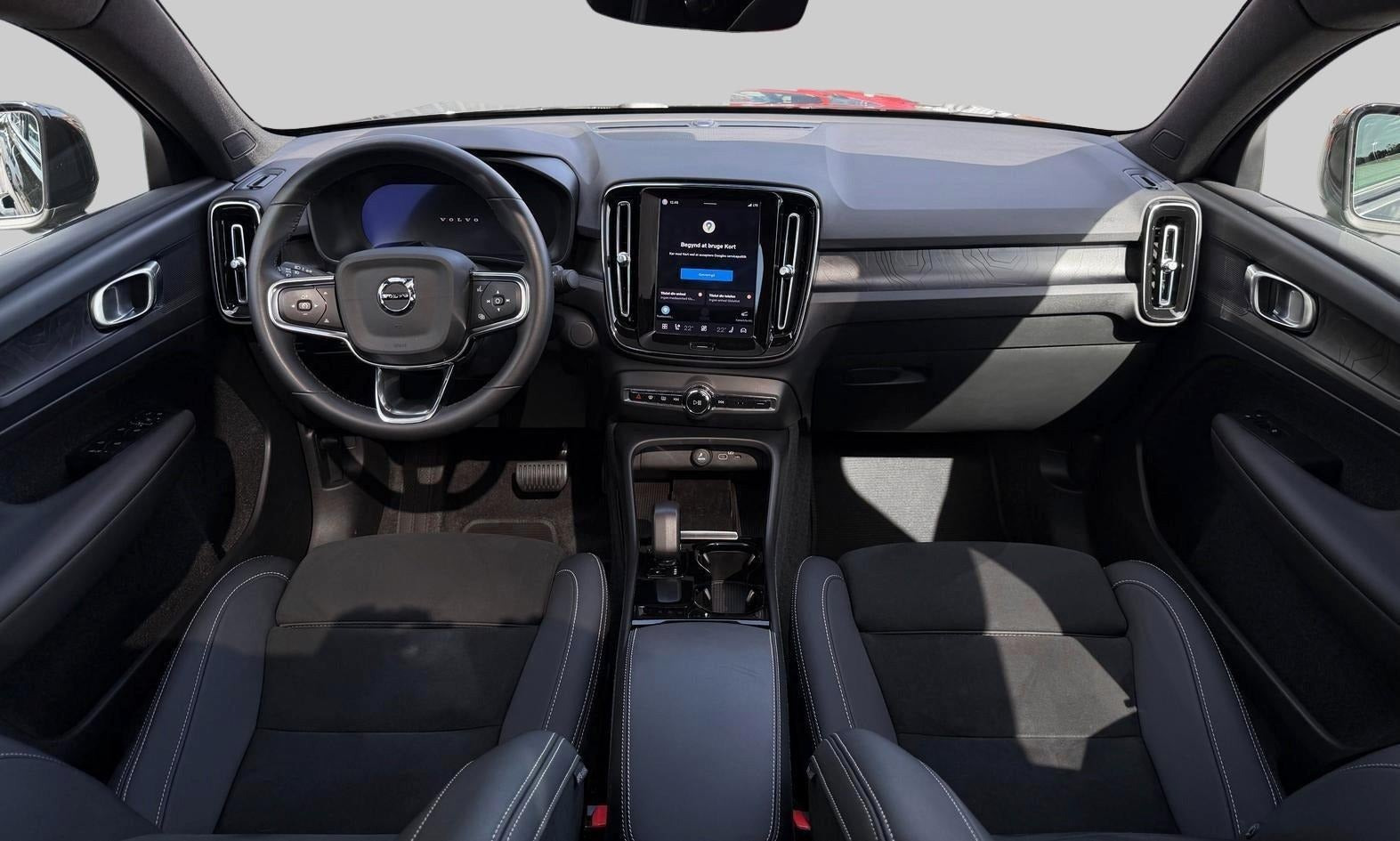 Sort Volvo C40 fra 2024