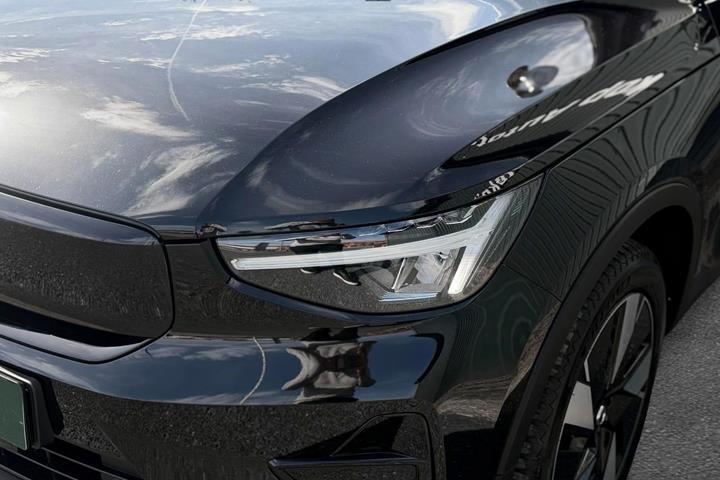 Sort Volvo C40 fra 2024