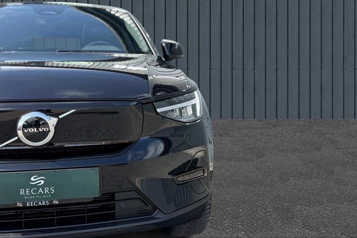 Sort Volvo C40 fra 2024