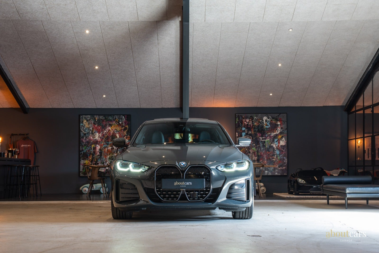 Grå BMW i4 fra 2023