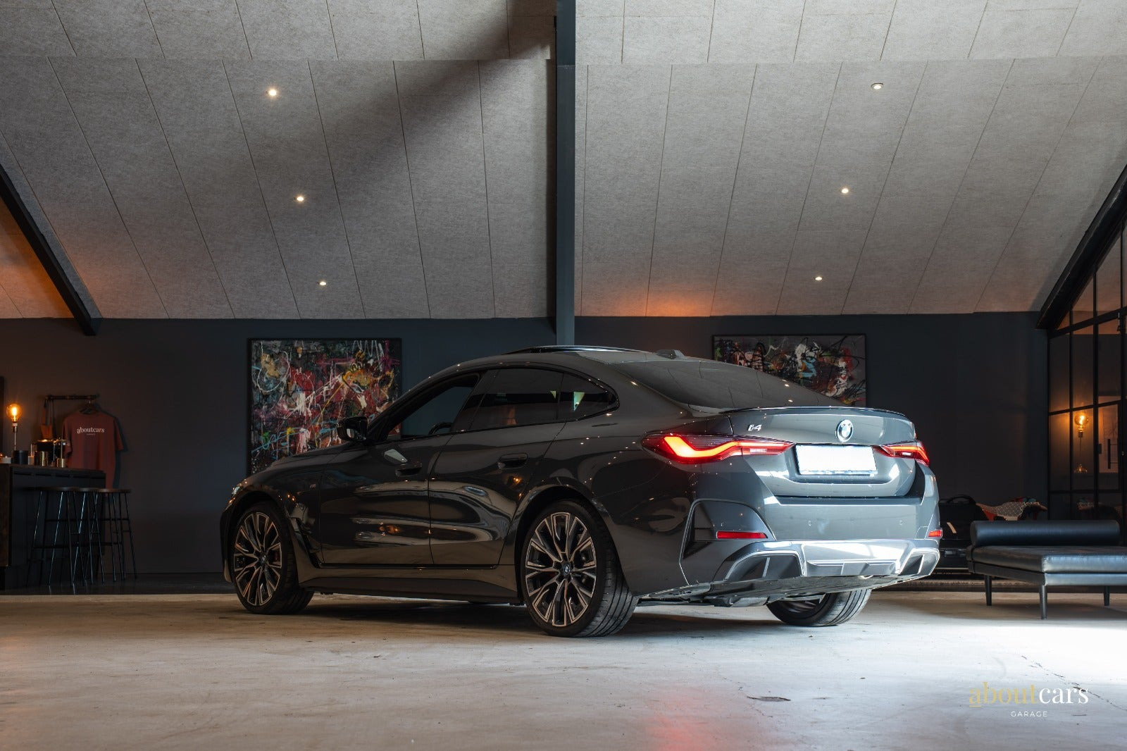 Grå BMW i4 fra 2023