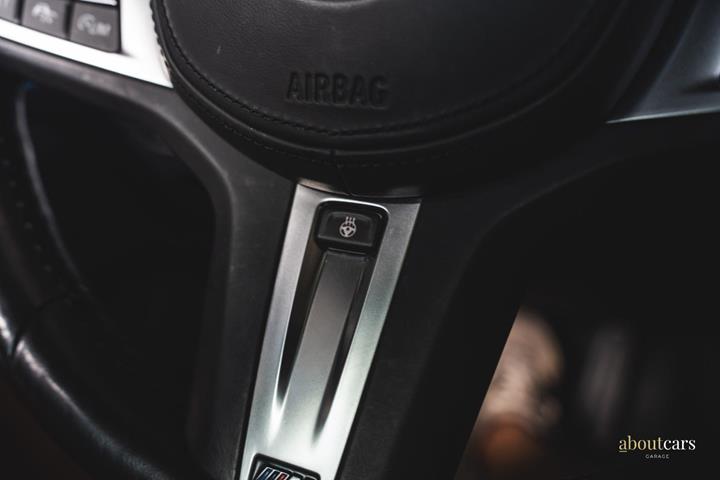 Grå BMW i4 fra 2023