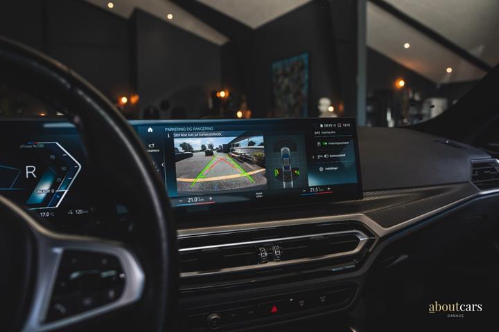 Grå BMW i4 fra 2023