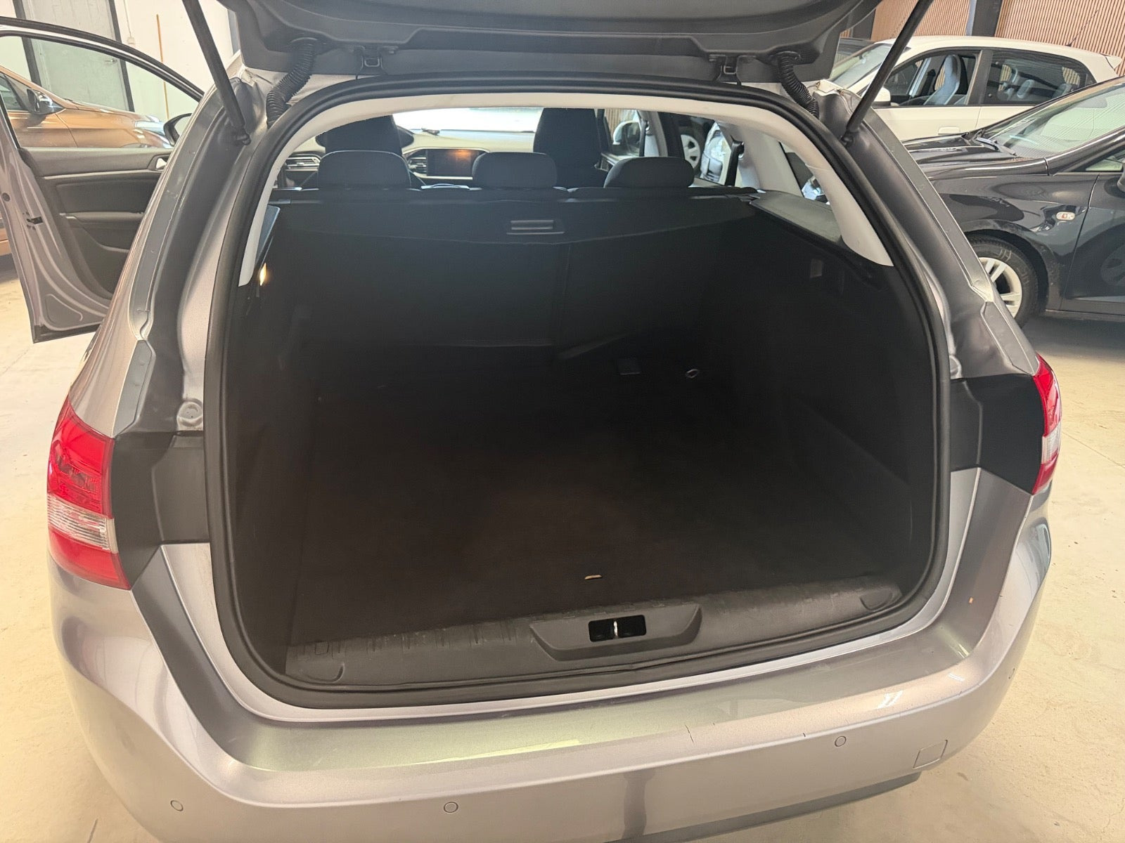 undefined Peugeot 308 fra 2015