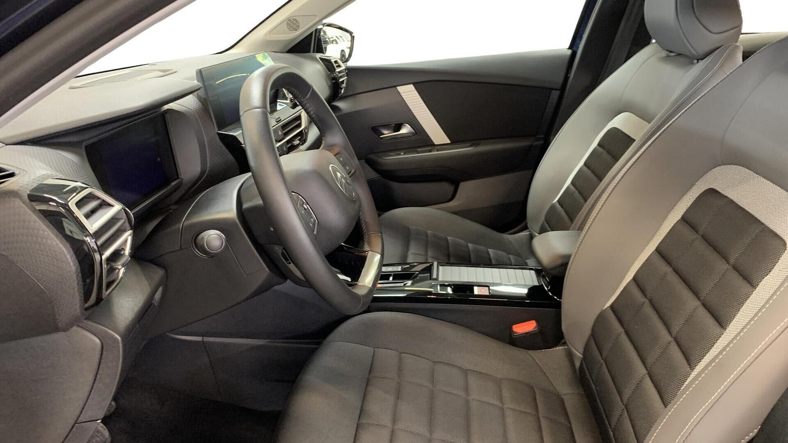 Sort Citroën ë-C4 fra 2025